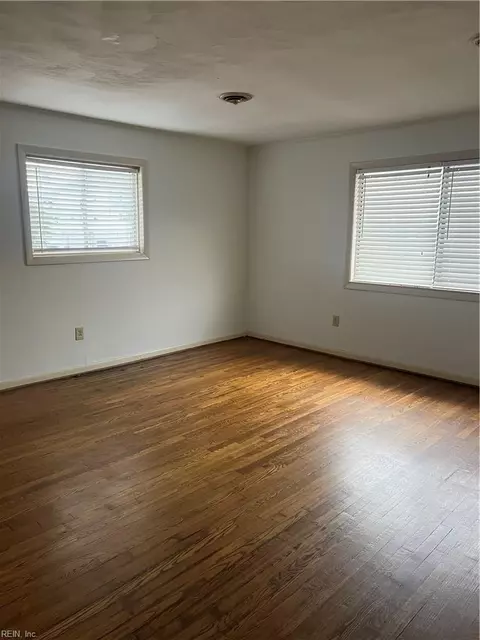 2057 E Ocean View Ave, Norfolk, VA 23503 photo 2