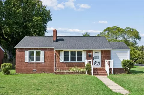 Exterior - 1813 Canterbury Rd, Hampton, VA 23666 photo 10 of 12