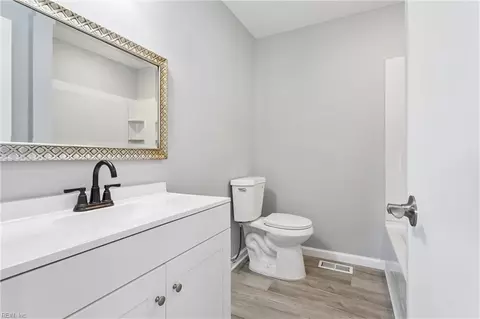 Bath - 1813 Canterbury Rd, Hampton, VA 23666 photo 2 of 3
