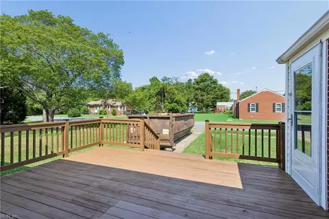 Exterior - 1813 Canterbury Rd, Hampton, VA 23666 photo 2 of 12