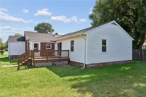 Exterior - 1813 Canterbury Rd, Hampton, VA 23666 photo 7 of 12