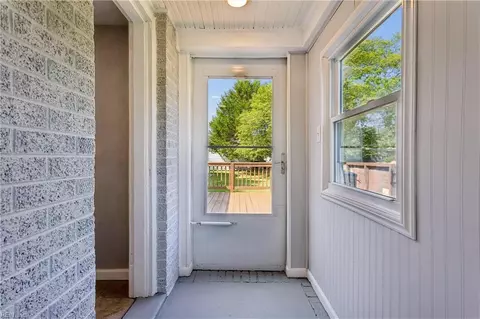 Entry Way - 1813 Canterbury Rd, Hampton, VA 23666 photo 5 of 5