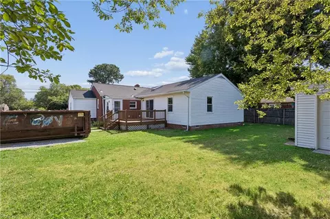 Exterior - 1813 Canterbury Rd, Hampton, VA 23666 photo 6 of 12