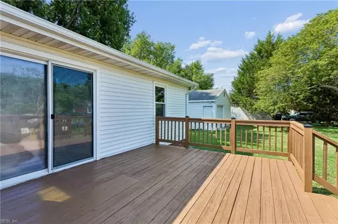 Exterior - 1813 Canterbury Rd, Hampton, VA 23666 photo 3 of 12