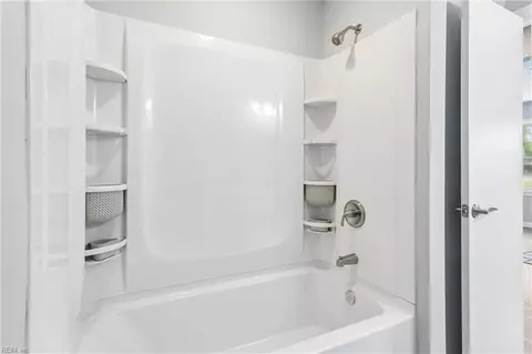 Bath - 1813 Canterbury Rd, Hampton, VA 23666 photo 3 of 3