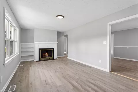 Living - 1813 Canterbury Rd, Hampton, VA 23666 photo 2 of 9