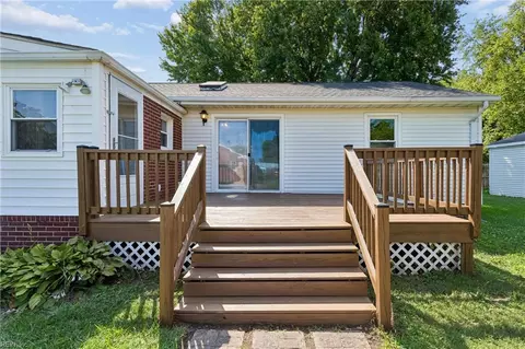 Exterior - 1813 Canterbury Rd, Hampton, VA 23666 photo 5 of 12