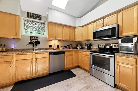 Kitchen - 415 Raleigh Ave, Hampton, VA 23661 photo 1 of 3