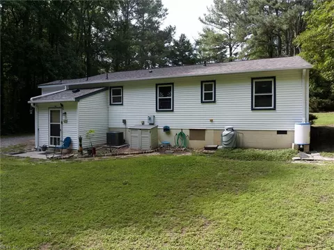 Exterior - 6394 Meadow Dr, Gloucester, VA 23061 photo 7 of 11