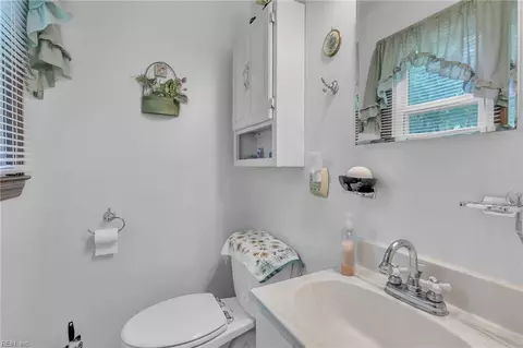 Bath - 6394 Meadow Dr, Gloucester, VA 23061 photo 2 of 4