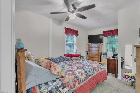 Bedroom - 6394 Meadow Dr, Gloucester, VA 23061 photo 4 of 5