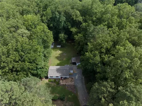 View/Area - 6394 Meadow Dr, Gloucester, VA 23061 photo 1 of 10