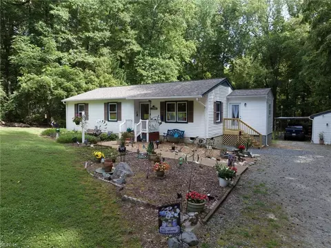 Exterior - 6394 Meadow Dr, Gloucester, VA 23061 photo 10 of 11