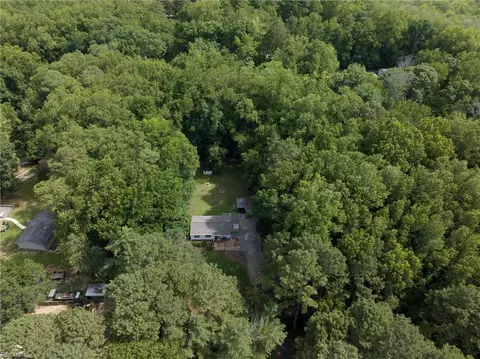 View/Area - 6394 Meadow Dr, Gloucester, VA 23061 photo 2 of 10