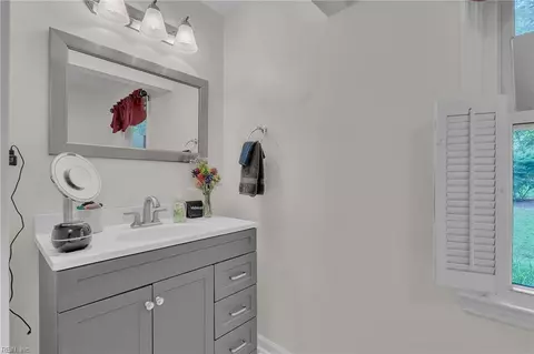 Bath - 6394 Meadow Dr, Gloucester, VA 23061 photo 4 of 4