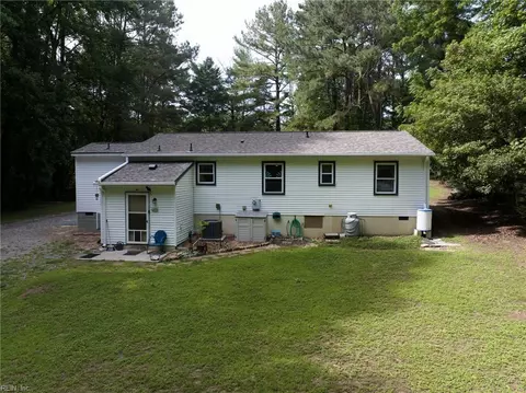 Exterior - 6394 Meadow Dr, Gloucester, VA 23061 photo 6 of 11