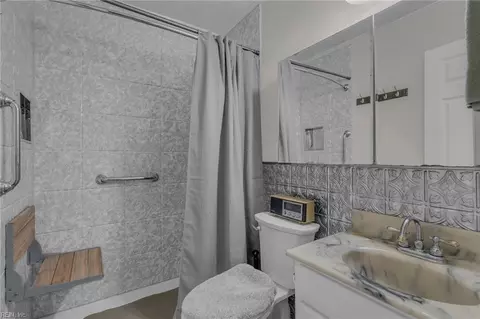 Bath - 6394 Meadow Dr, Gloucester, VA 23061 photo 1 of 4