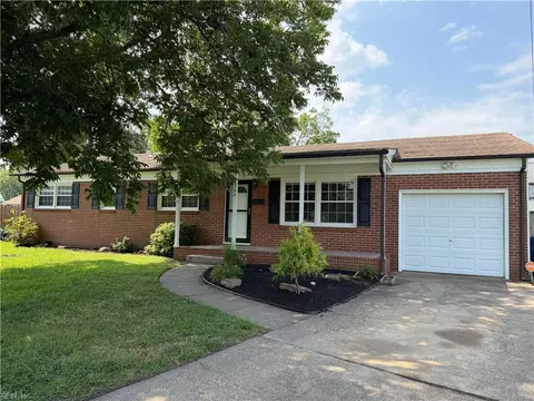 362 King Christian Cir, Virginia Beach, VA 23462