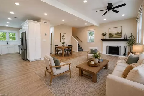 Living - 1407 Old Buckroe Rd, Hampton, VA 23663 photo 2 of 5