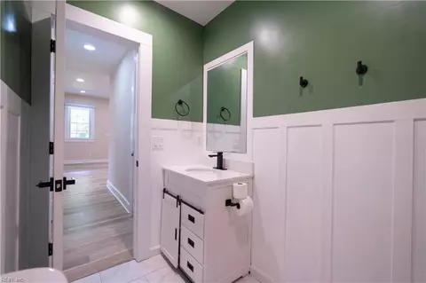 Entry Way - 1407 Old Buckroe Rd, Hampton, VA 23663 photo 2 of 3