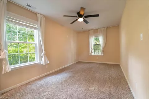 Bedroom - 1407 Old Buckroe Rd, Hampton, VA 23663 photo 5 of 7
