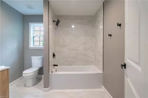 Bath - 1407 Old Buckroe Rd, Hampton, VA 23663 photo 5 of 5
