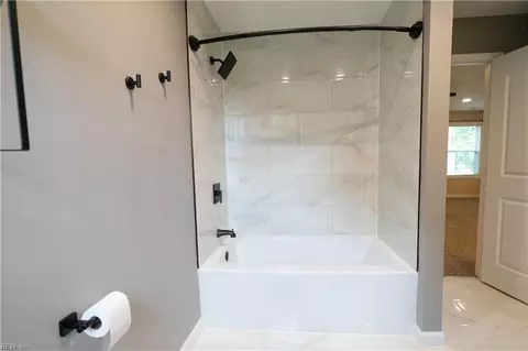 Bath - 1407 Old Buckroe Rd, Hampton, VA 23663 photo 2 of 5