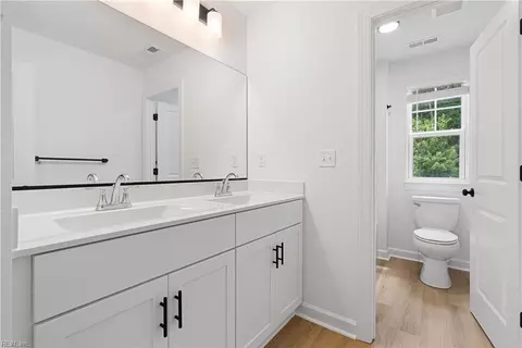 Bath - 45 Pelchat Dr, Hampton, VA 23666 photo 1 of 5