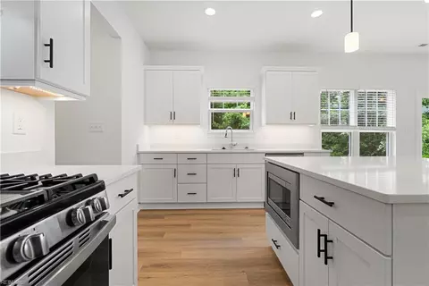 Kitchen - 45 Pelchat Dr, Hampton, VA 23666 photo 3 of 3