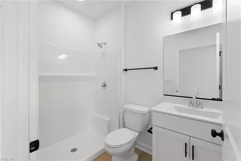 Bath - 45 Pelchat Dr, Hampton, VA 23666 photo 5 of 5