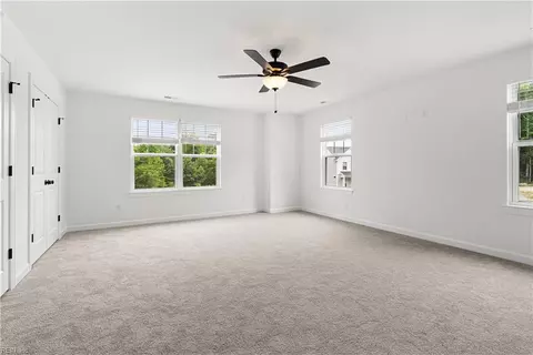 Bedroom - 45 Pelchat Dr, Hampton, VA 23666 photo 3 of 4