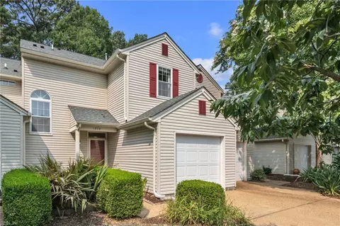1273 Lake Dr, Newport News, VA 23602