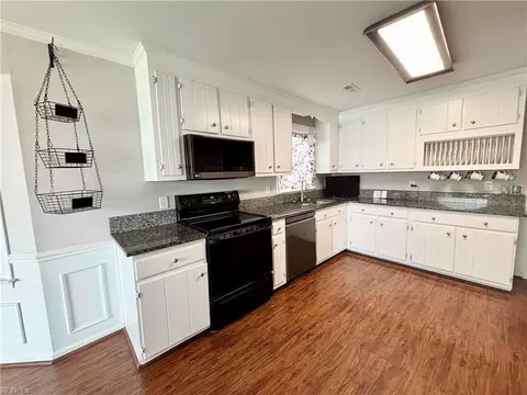 Kitchen - 380 Whealton Rd, Hampton, VA 23666 photo 4 of 6