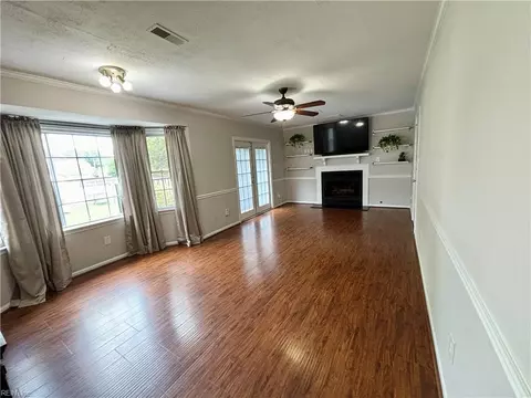 Living - 380 Whealton Rd, Hampton, VA 23666 photo 4 of 9