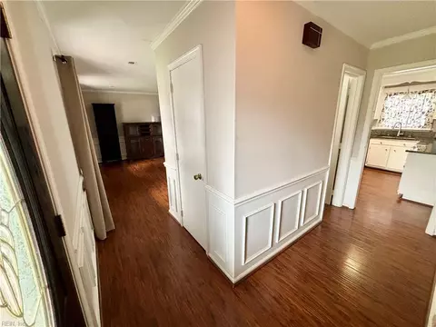 Entry Way - 380 Whealton Rd, Hampton, VA 23666 photo 1 of 2