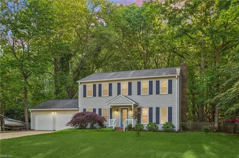 8 Graham Dr, Newport News, VA 23606
