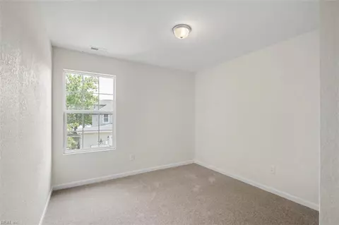Bedroom - 418 Wine St, Hampton, VA 23669 photo 5 of 7