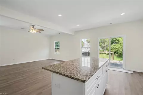 Living - 418 Wine St, Hampton, VA 23669 photo 4 of 4