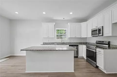 Entry Way - 418 Wine St, Hampton, VA 23669 photo 6 of 7