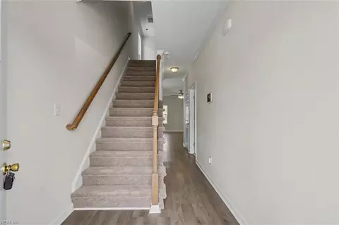 Entry Way - 418 Wine St, Hampton, VA 23669 photo 1 of 7