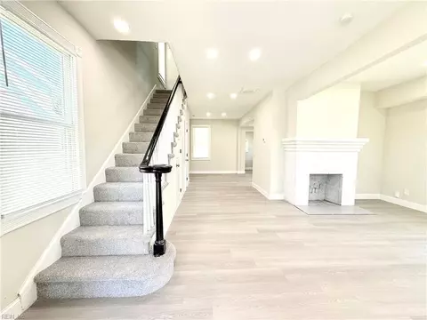Entry Way - 709 E Mercury Blvd, Hampton, VA 23663 photo 1 of 2