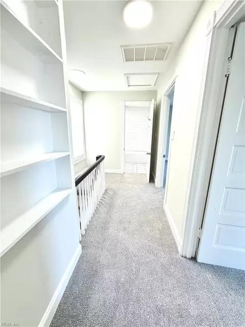 Entry Way - 709 E Mercury Blvd, Hampton, VA 23663 photo 2 of 2