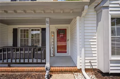 Exterior - 11 Pin Oak Ct, Hampton, VA 23666 photo 4 of 11