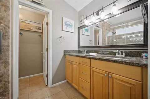 Bath - 11 Pin Oak Ct, Hampton, VA 23666 photo 1 of 4