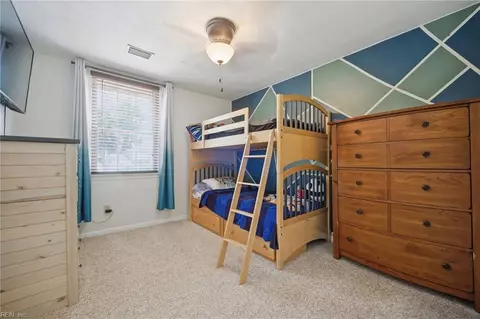 Bedroom - 11 Pin Oak Ct, Hampton, VA 23666 photo 6 of 7