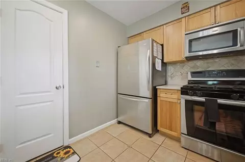 Other - 11 Pin Oak Ct, Hampton, VA 23666 photo 5 of 9