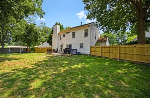 Exterior - 11 Pin Oak Ct, Hampton, VA 23666 photo 10 of 11