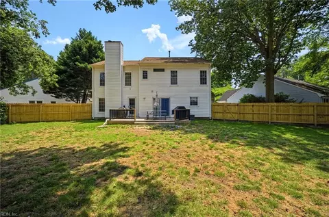 Exterior - 11 Pin Oak Ct, Hampton, VA 23666 photo 9 of 11