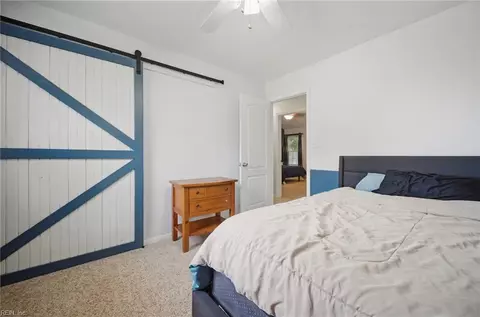 Bedroom - 11 Pin Oak Ct, Hampton, VA 23666 photo 2 of 7