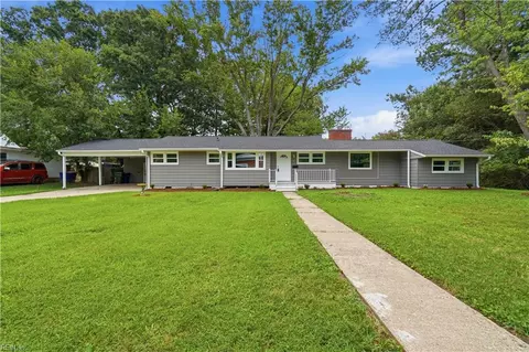 2 Richland Dr, Newport News, VA 23608